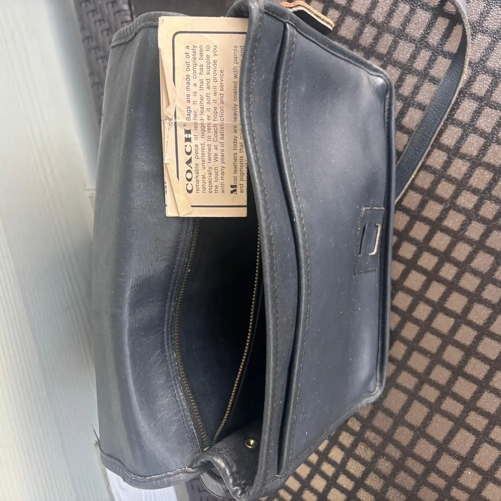 Coach Black Leather Men's Bag - Picture 6 of 6